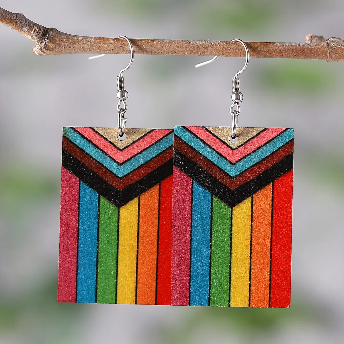 Pendientes colgantes de madera con bandera del orgullo del progreso hipoalergénico para mujer, pendientes colgantes de arcoíris del Orgullo Gay pintados a mano