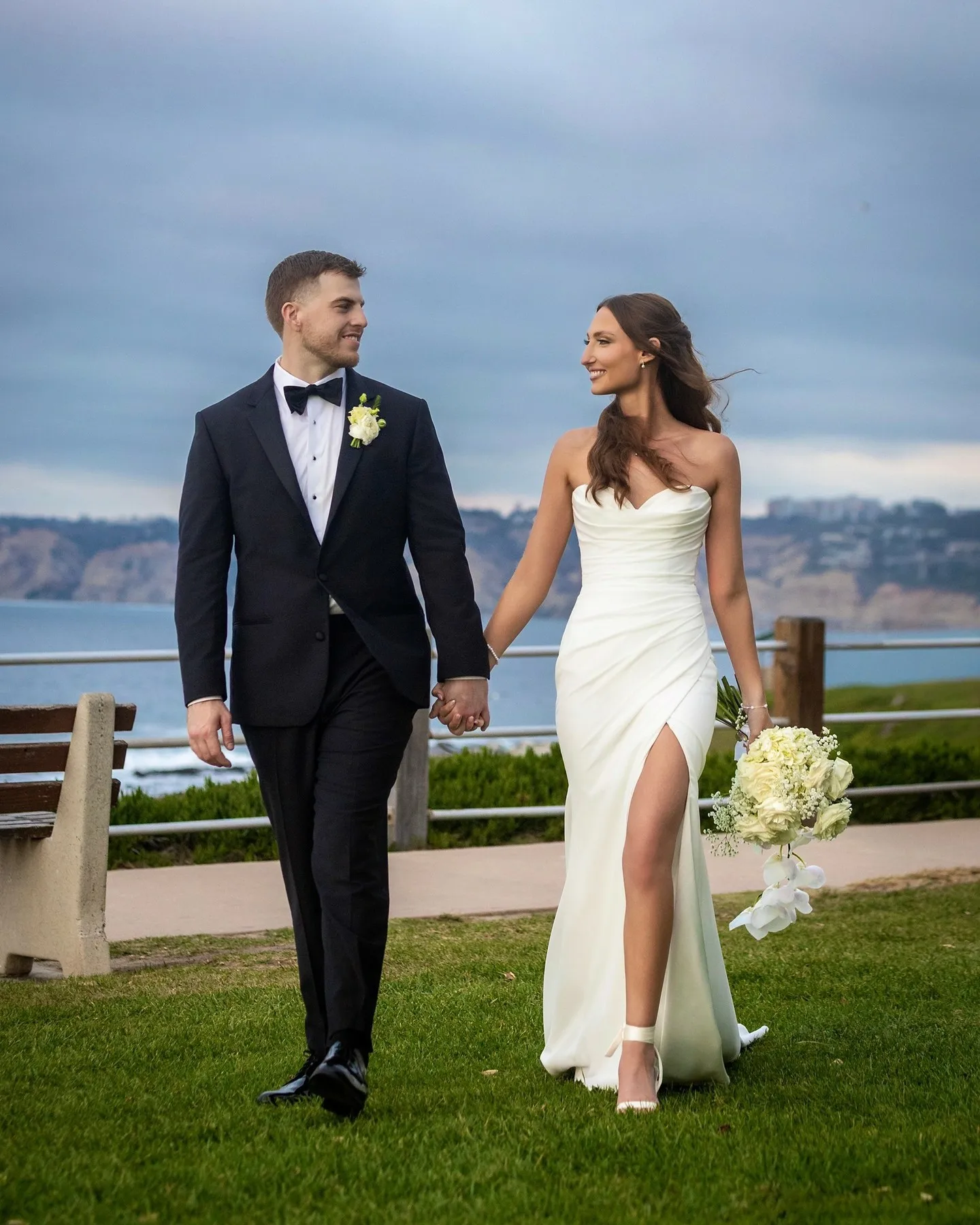 Civil Wedding Dresses 2026 Sext High Slit Mermaid Bridal Gown Elegant Strapless White Wedding Dress for Brides Customized