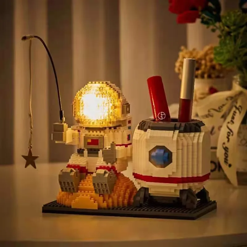 Spaceman Pen Holder Bricks Toys Astronaut Building Blocks Moon Satellite Diamond Bricks Constructor Toys for Children Gifts