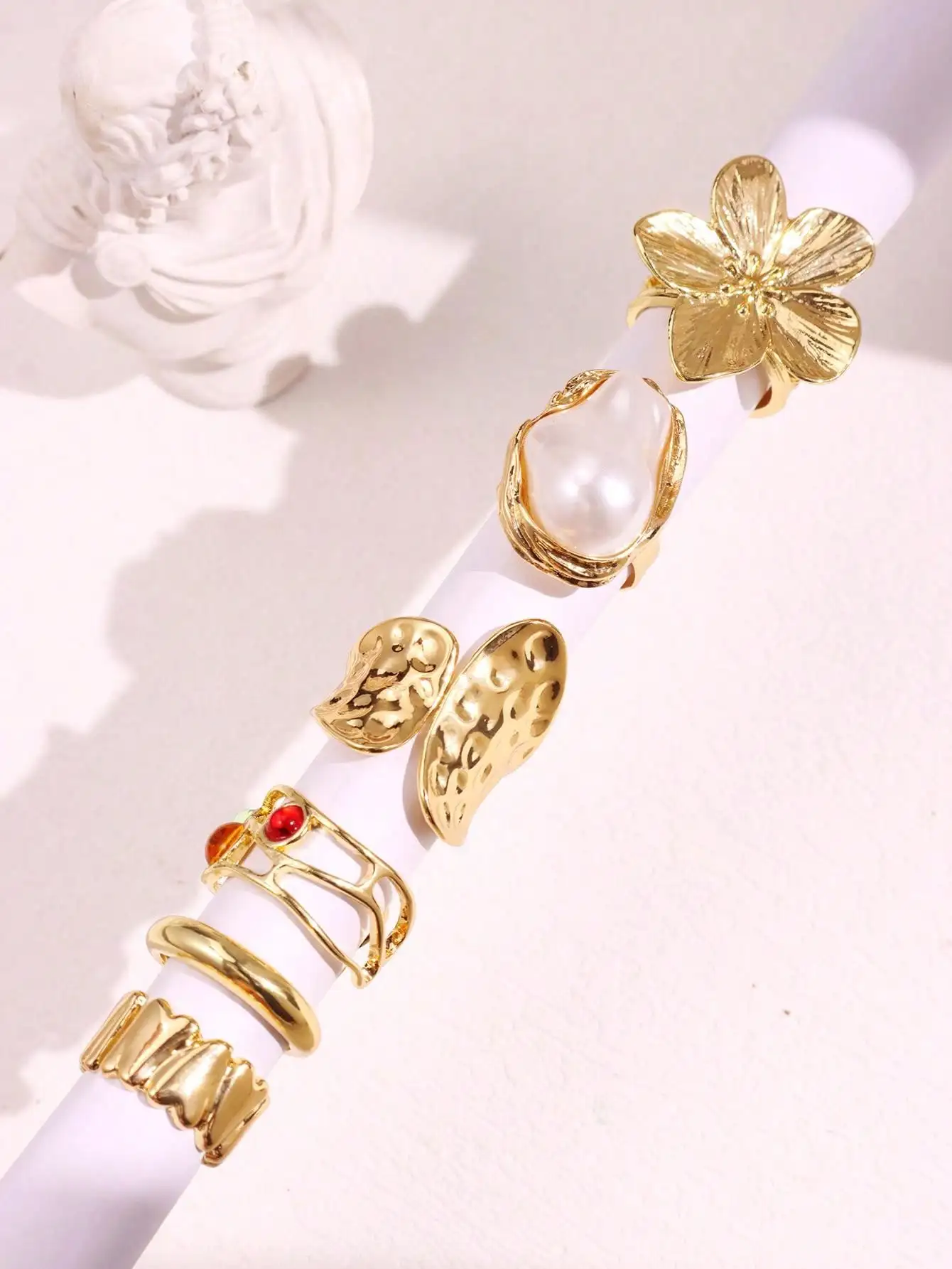 6Pcs Punk Exaggerated Metal Finger Rings Set for Women Men Vintage Flower Pearl Crystal Europe America Open Rings Luxury Jewelry