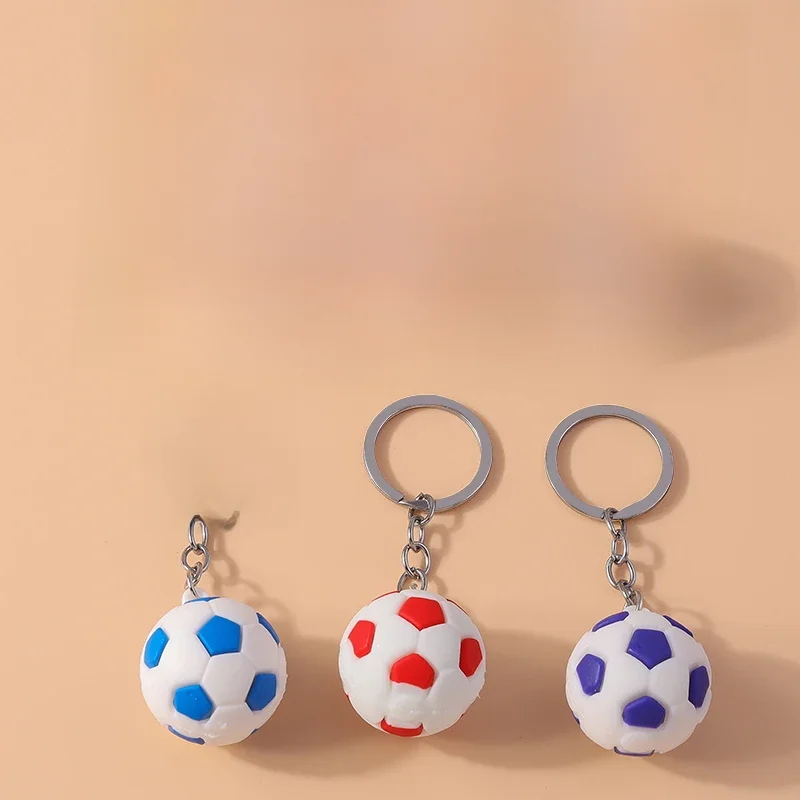 Mini porte-clés de football 3D en résine pour hommes et femmes, porte-clés de ballon de sport, porte-clés de voiture, porte-clés, décor de sac à main, cadeau de bijoux, nouveau pendentif
