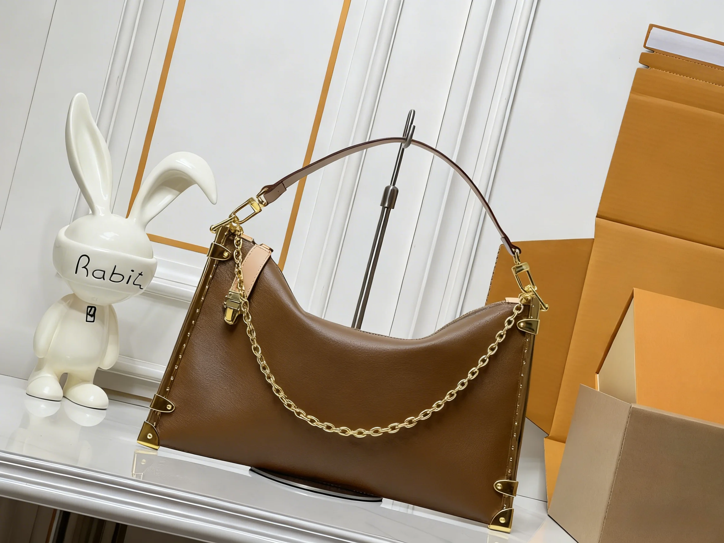 

2025 New SIZE: 38x23x1 CM Fashionable Versatile bags leather cherry Portable can be carried on the shoulder no boxes