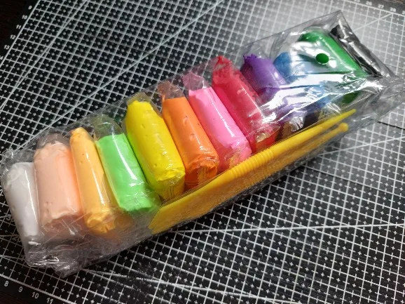 12/24/36 Color Clay Air-dried Clay Set Ultra Light Plastic Clay with Carving Tools DIY Crafts Toy Gifts for Friends Children photo review
