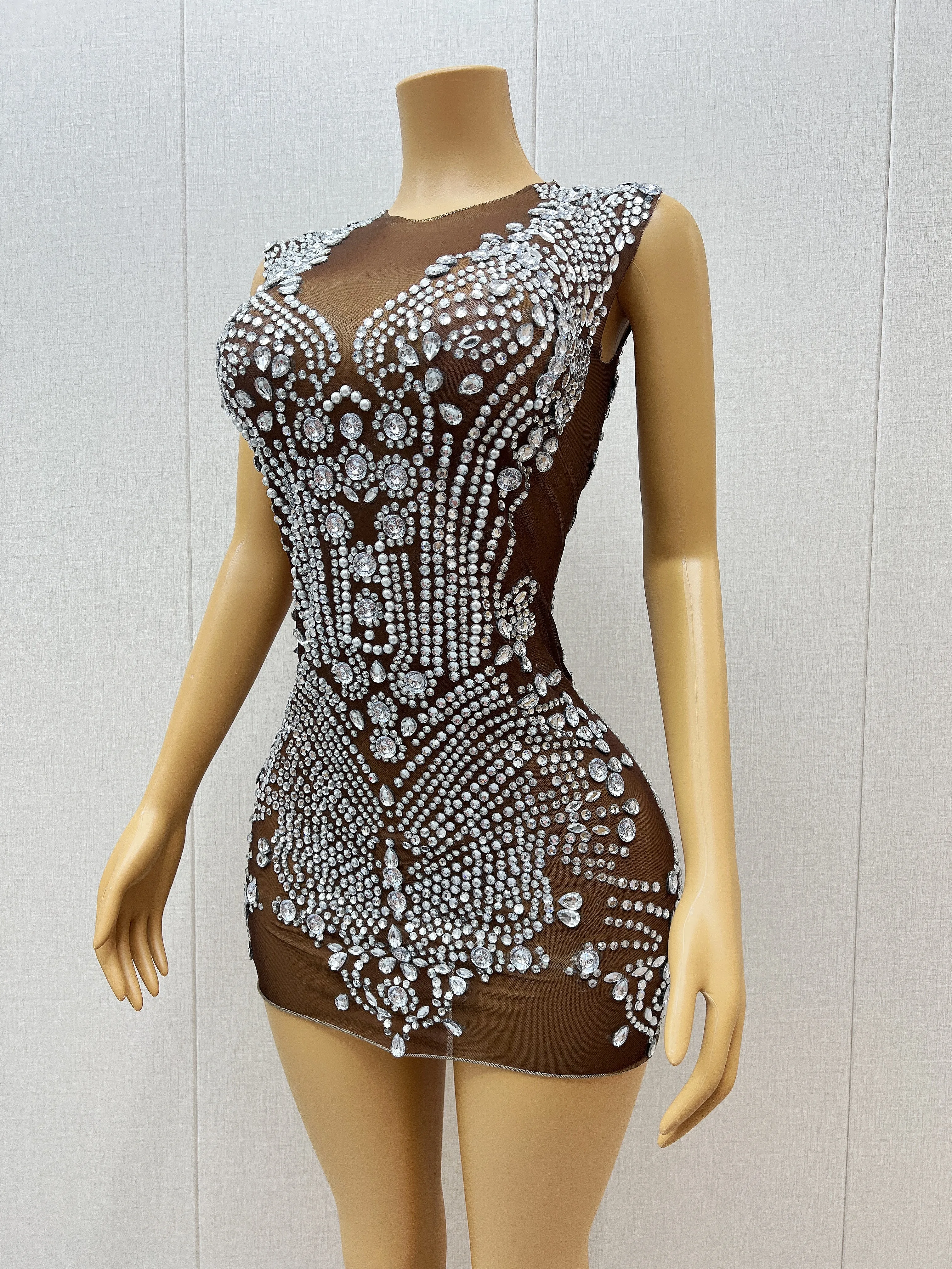 Mini vestido sem mangas das mulheres com strass, malha marrom, cristais prateados, roupa sexy, transparente, strass, festa noturna, comemorar