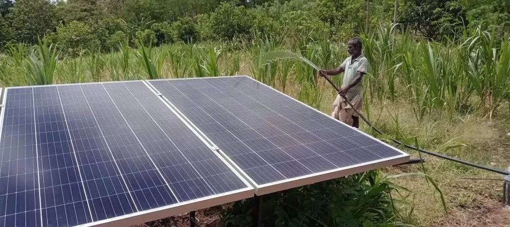 

BLDC 2 HP Высокообъемный спринклер на солнечной энергии для глубоких скважин, сельскохозяйственный водяной насос для комплектов солнечных ирригационных насосов для скважин на 150 футов