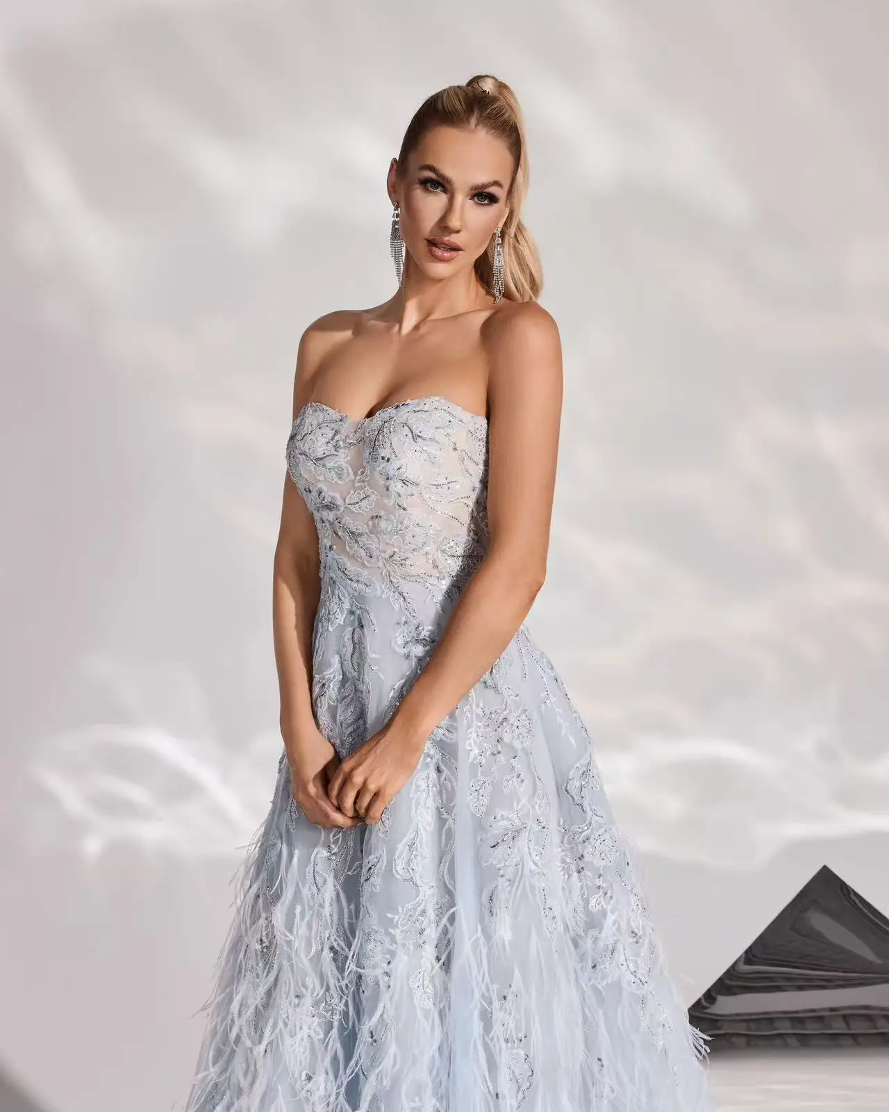 (تخفيضات) فساتين Shalimar Zhang مطرزة باللون الأزرق بدون حمالات للنساء لحفلات الزفاف حسب الطلب