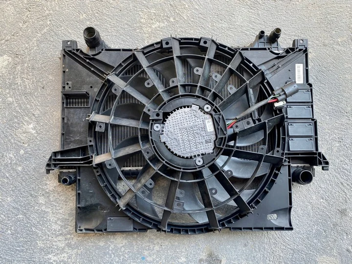 

For Jaguar XE 2017- 2.OT Radiator cooling fan OE T2H20467 T2H3254 GX73-8C607-DE