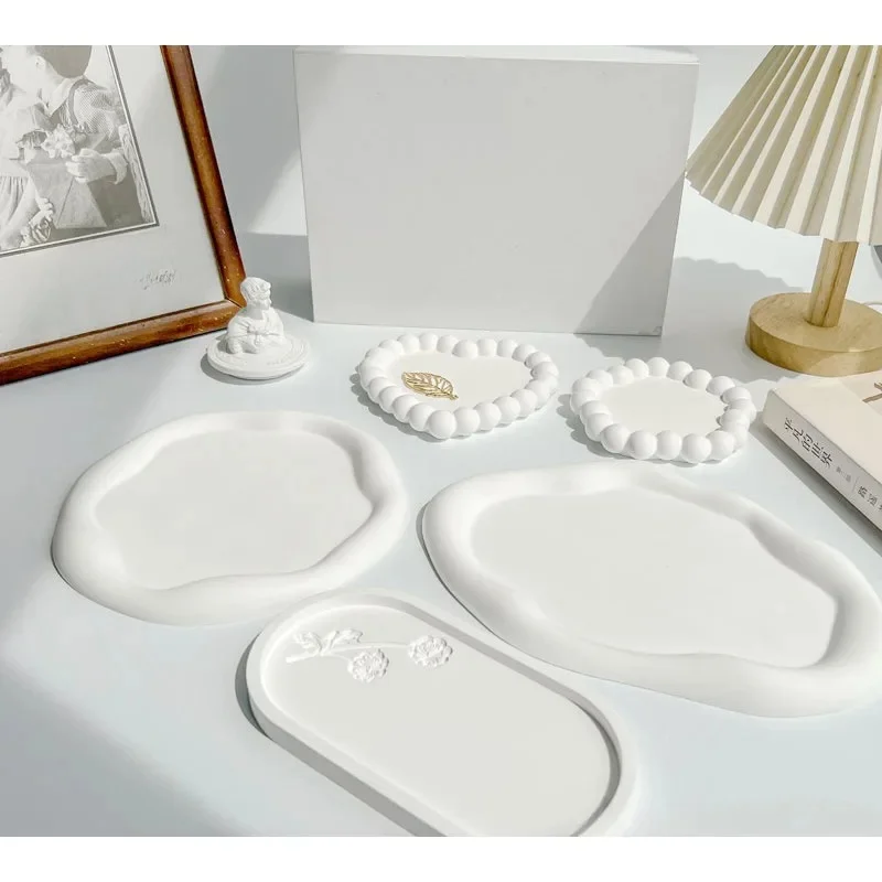 Decoratieve Prop Met Onregelmatig Wolkvormig Dienblad Multifunctioneel Onregelmatig Gipsbakje Voor Sieraden En Huisdecoratie - afbeelding 2
