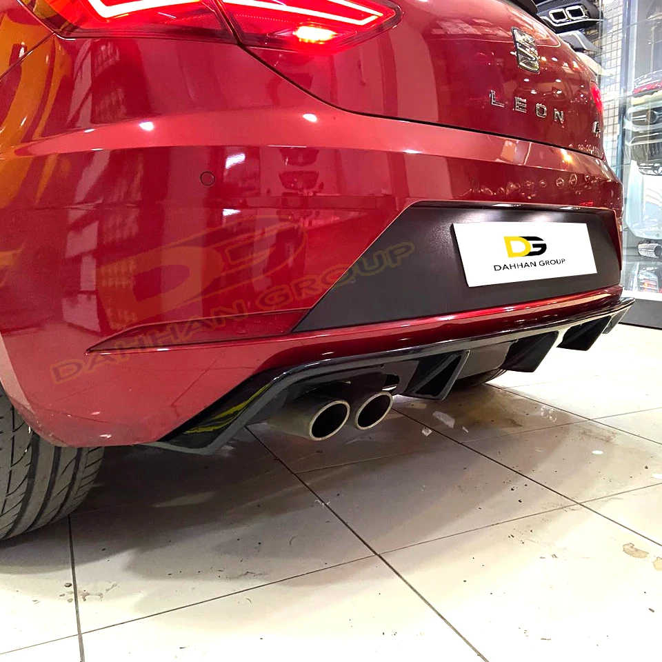 Seat Leon MK3.5 Facelift 2017 - 2020 Rear Diffuser Spoiler Links Dubbele Uitlaat Uitgangen Piano Gloss Black Plastic Leon Fr kit