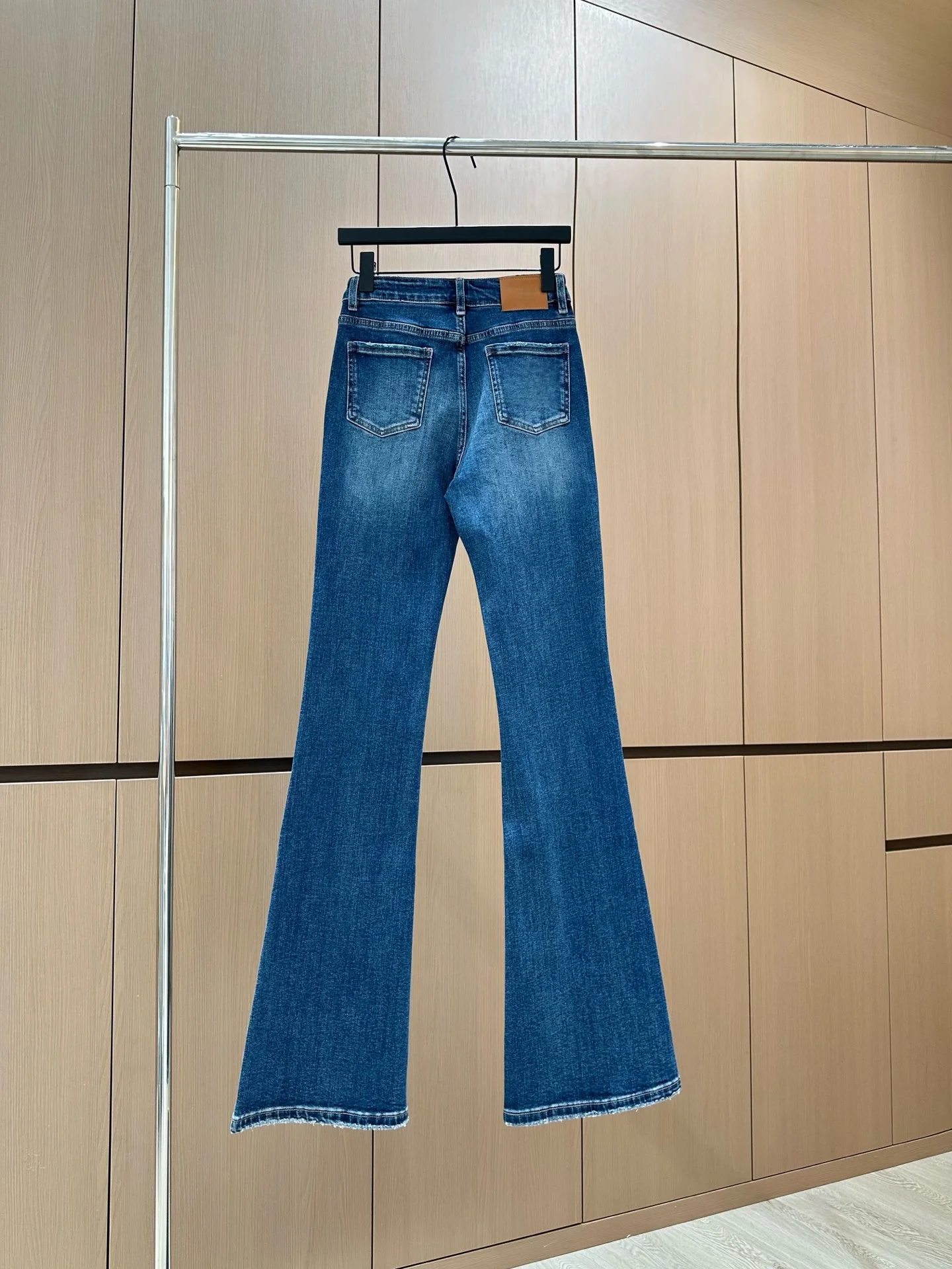 

2025 Fashion New Women's Clothing Jeans Craft Gradient Color Wash Sexy Slim Fit Leg Lengthening Bootcut Jeans