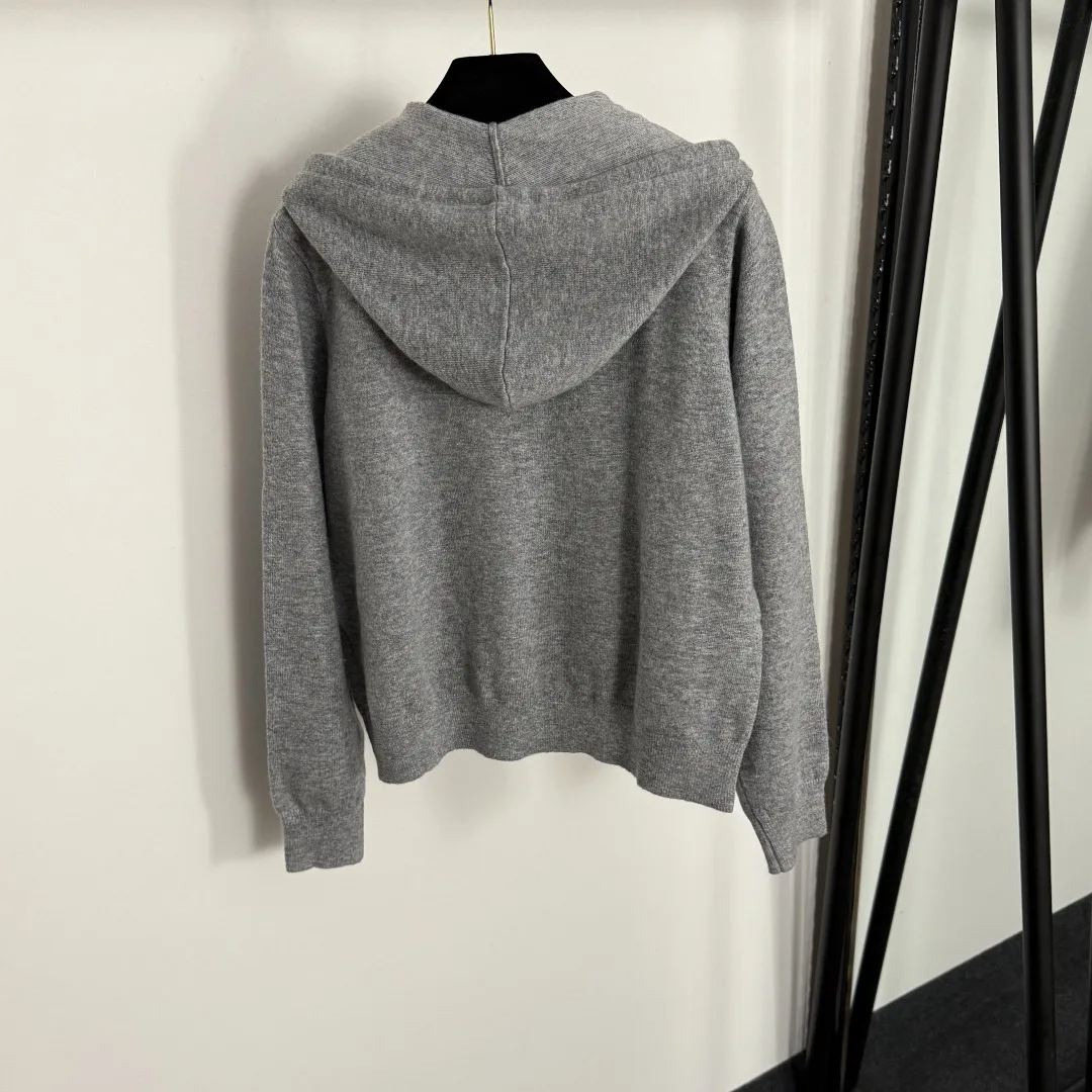 

2025 Early Autumn Women's Clothing All-match New Style Logo Gray Letter Long Sleeve Hooded Wool Sweater Graphic Wool T-shirts