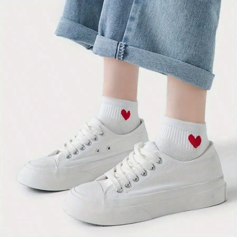 10 Pairs of White Heart-shaped Autumn and Winter Socks, Comfortable and Very Suitable for Daily Wear and Basketball Sports