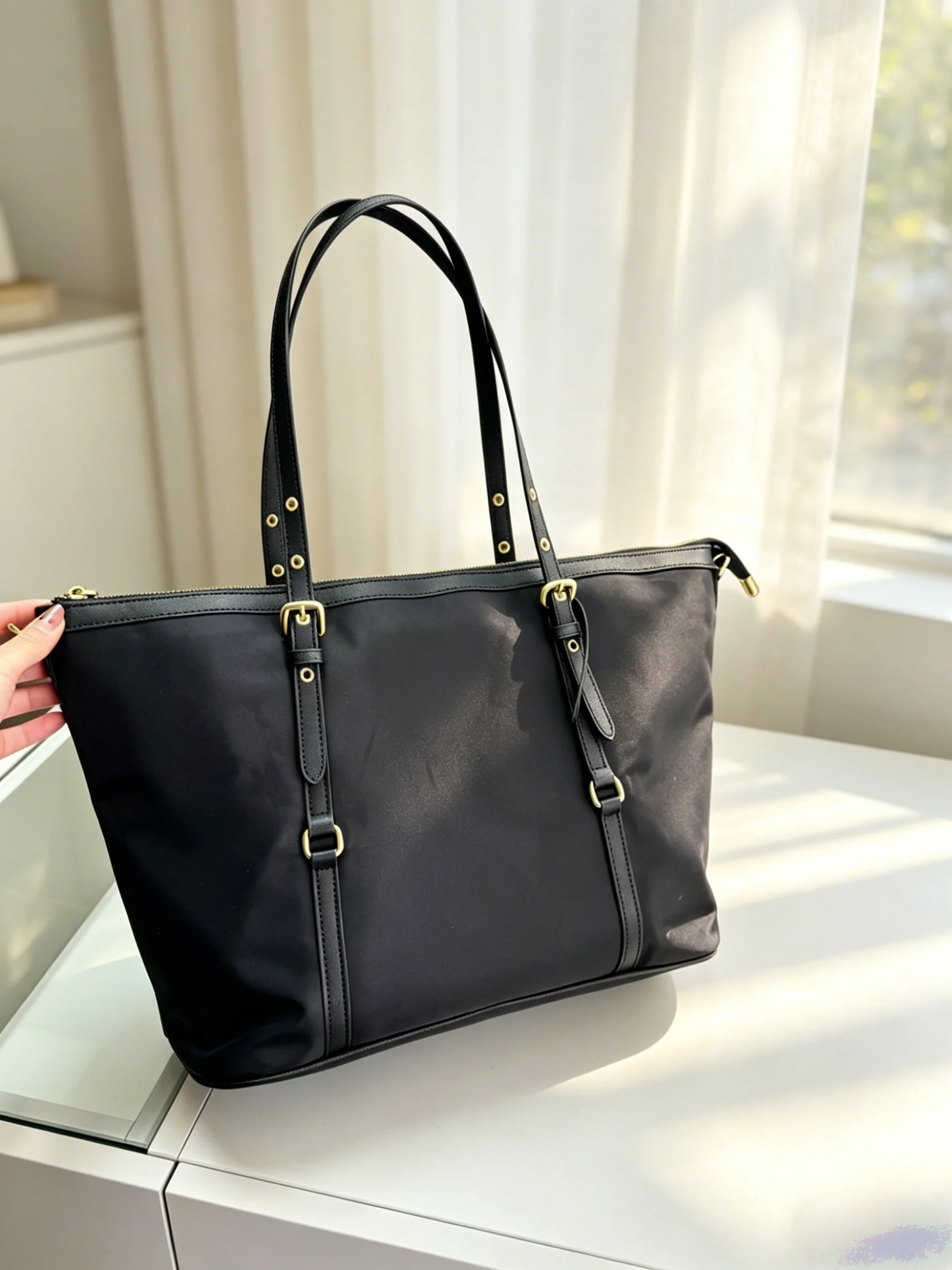 

Women's Handbag Casual Zipper Closure Large Shoulder Tote Bag with Adjustable Straps for Daily Use Size:32*16.28cm