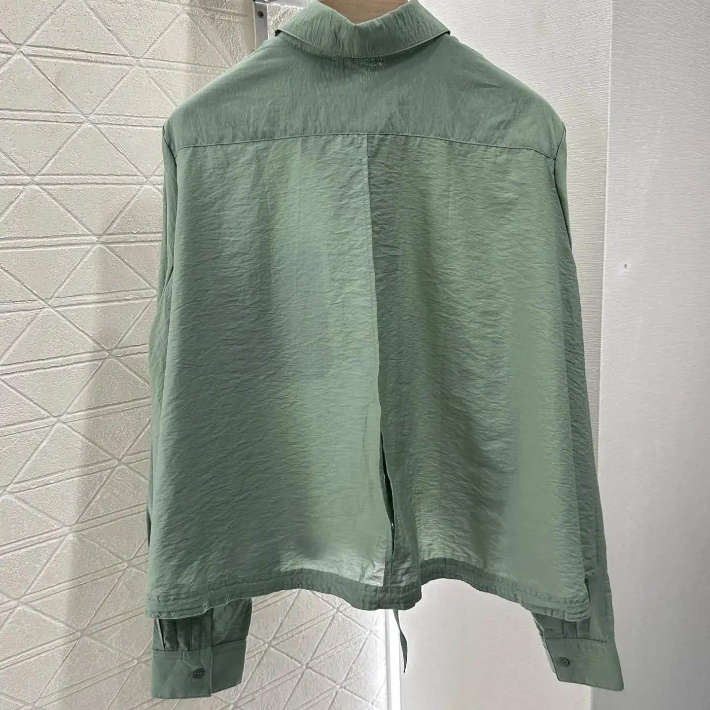 

2025 New Products On The Shelves Drawstring Cloak Long Sleeve Shirt Custom Twill Ruffle Cotton Material