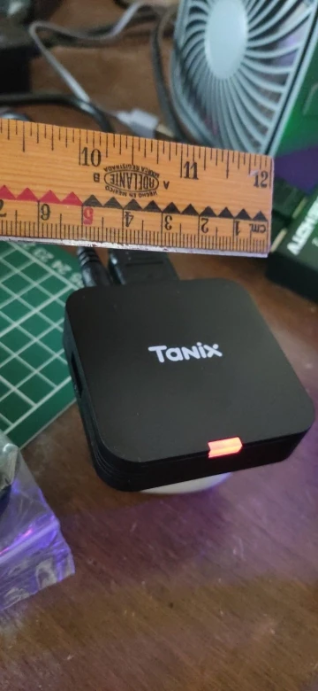 4PCS 2PCS 1PC Tanix TX1 Android TV Box H313 2.4G Wifi RAM 1GB 8GB ROM 8GB 16GB Power by DC 5V 2A photo review