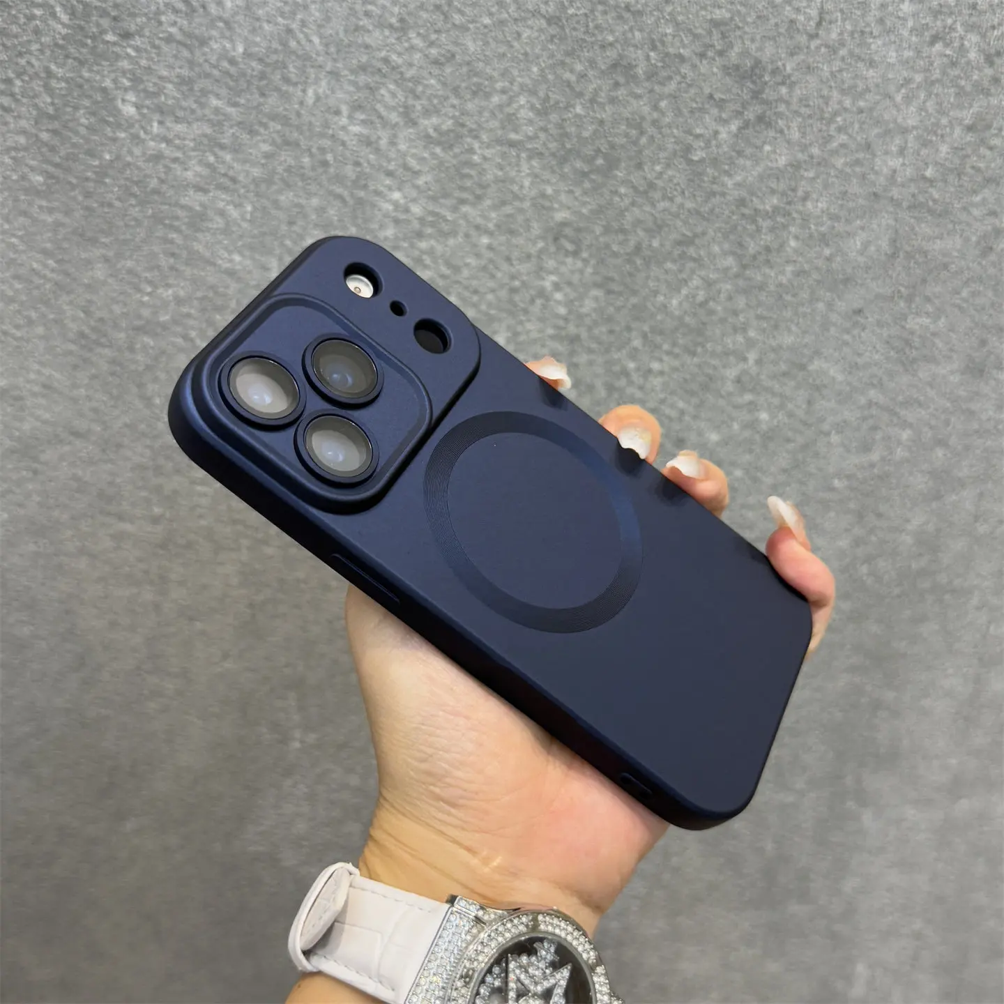 Luxuriöse matte Metallic-Glanz-Magnet-Hülle für iPhone 17 16 15 13 14 11 12 17 Pro Max Handyhüllen mit Linsenschutz und stoßfester Abdeckung – Detail 5