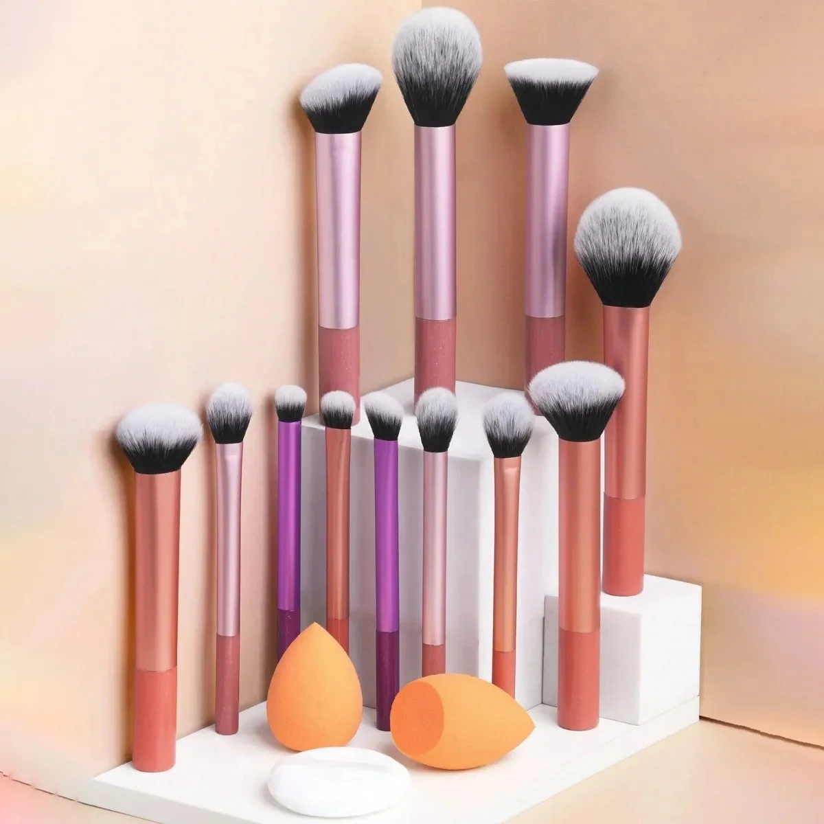 12 pièces Kit de pinceaux de maquillage cheveux synthétiques doux pinceaux de maquillage fond de teint Blush fard à paupières outils de maquillage cosmétique