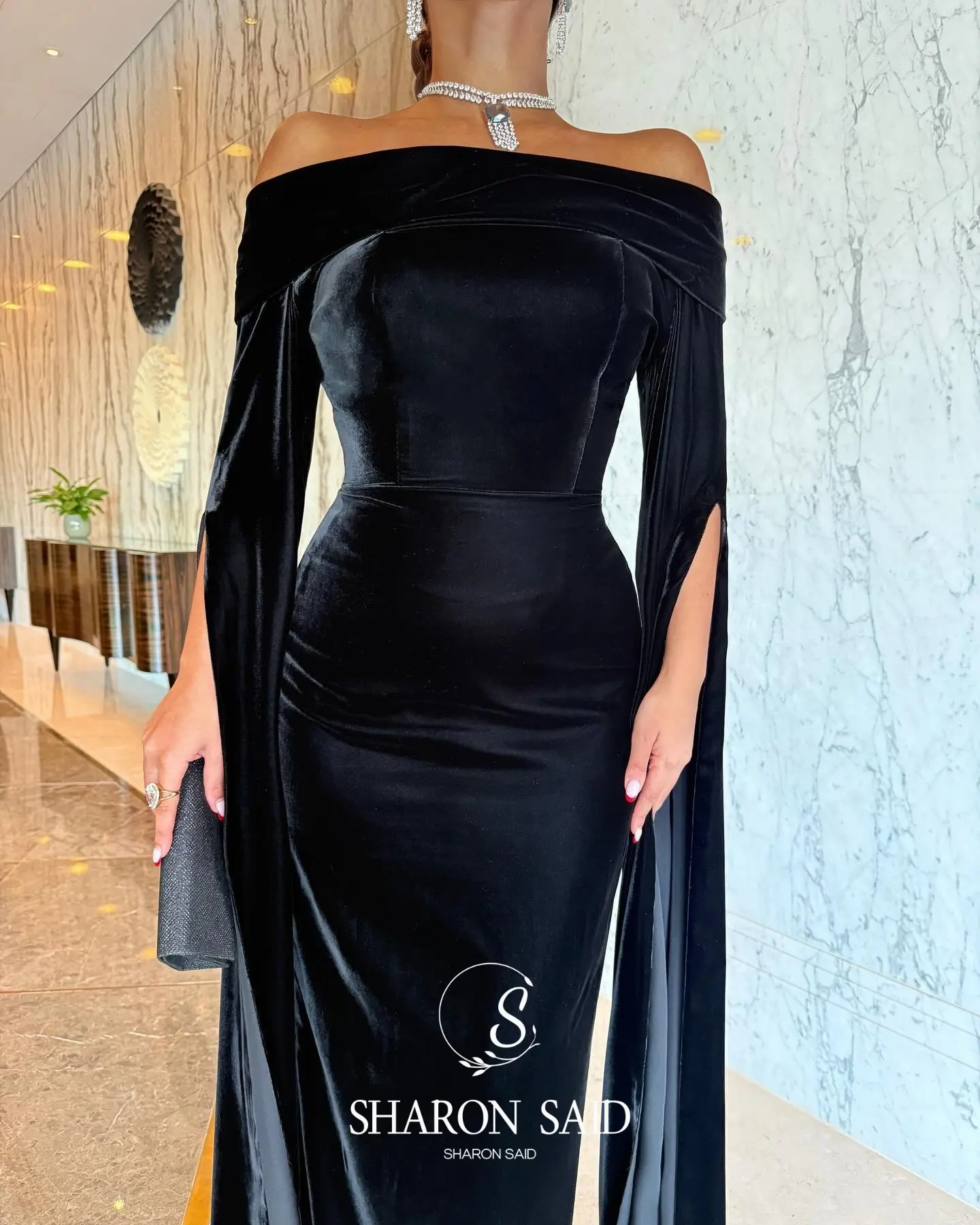شارون سعيد فستان سهرة أسود دبي بدون أكتاف مع أكمام كيب للنساء فستان زفاف رسمي SF543 مخصص