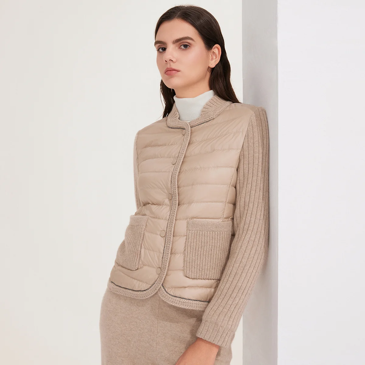 BY3521202 Premium-Stepp-Daunenjacke für Damen, Gänsedaunen, 7 Gauge, 100 % reiner Kaschmir-Strickärmel