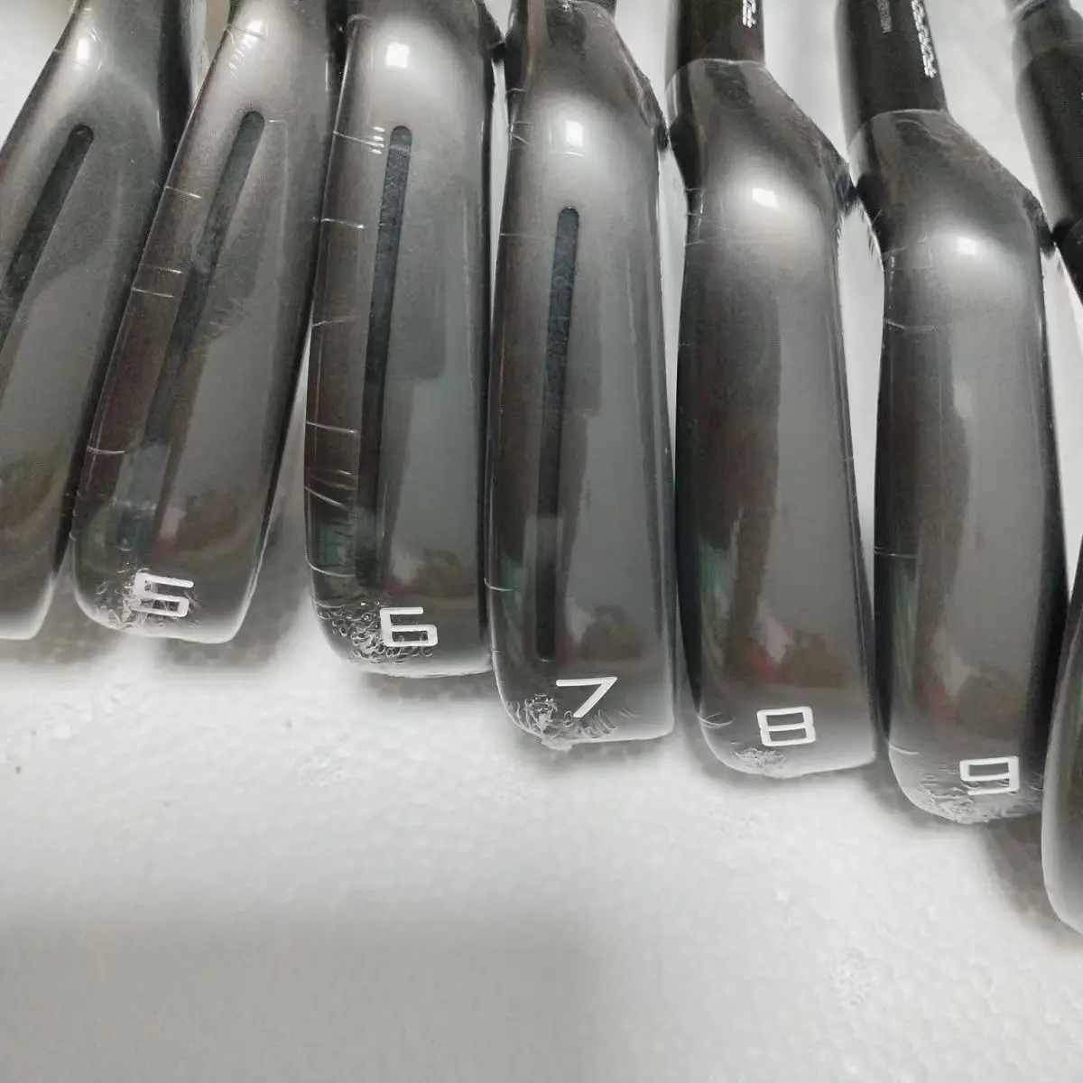 Klub Golf Baru 790 Gen4 Set Besi Golf Hitam Set Besi Tempa Tungsten 4-9P 7 Buah R/S Grafit Fleksibel/Poros Baja