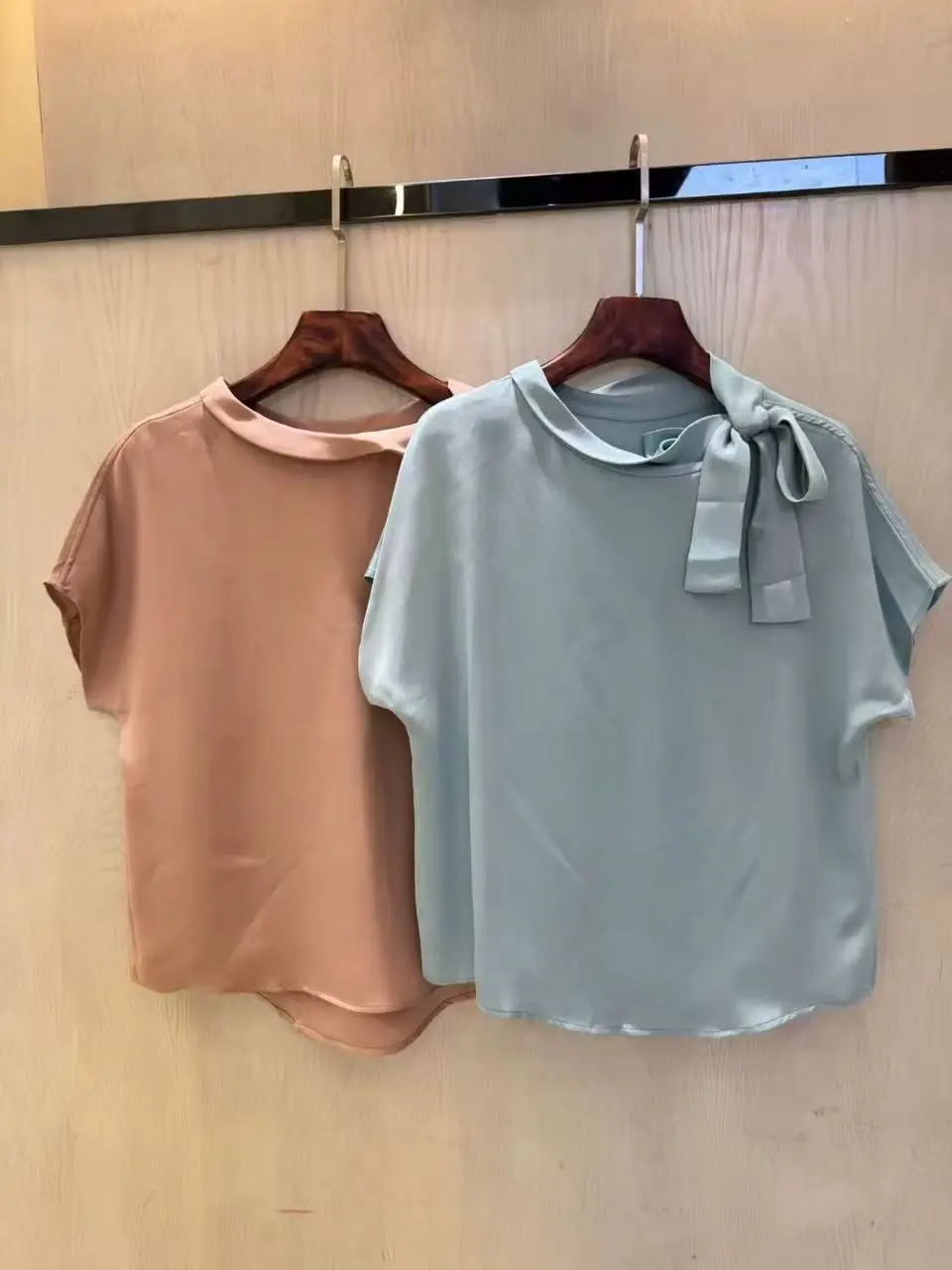 

Elegant pure color 100% silk loose short sleeve top