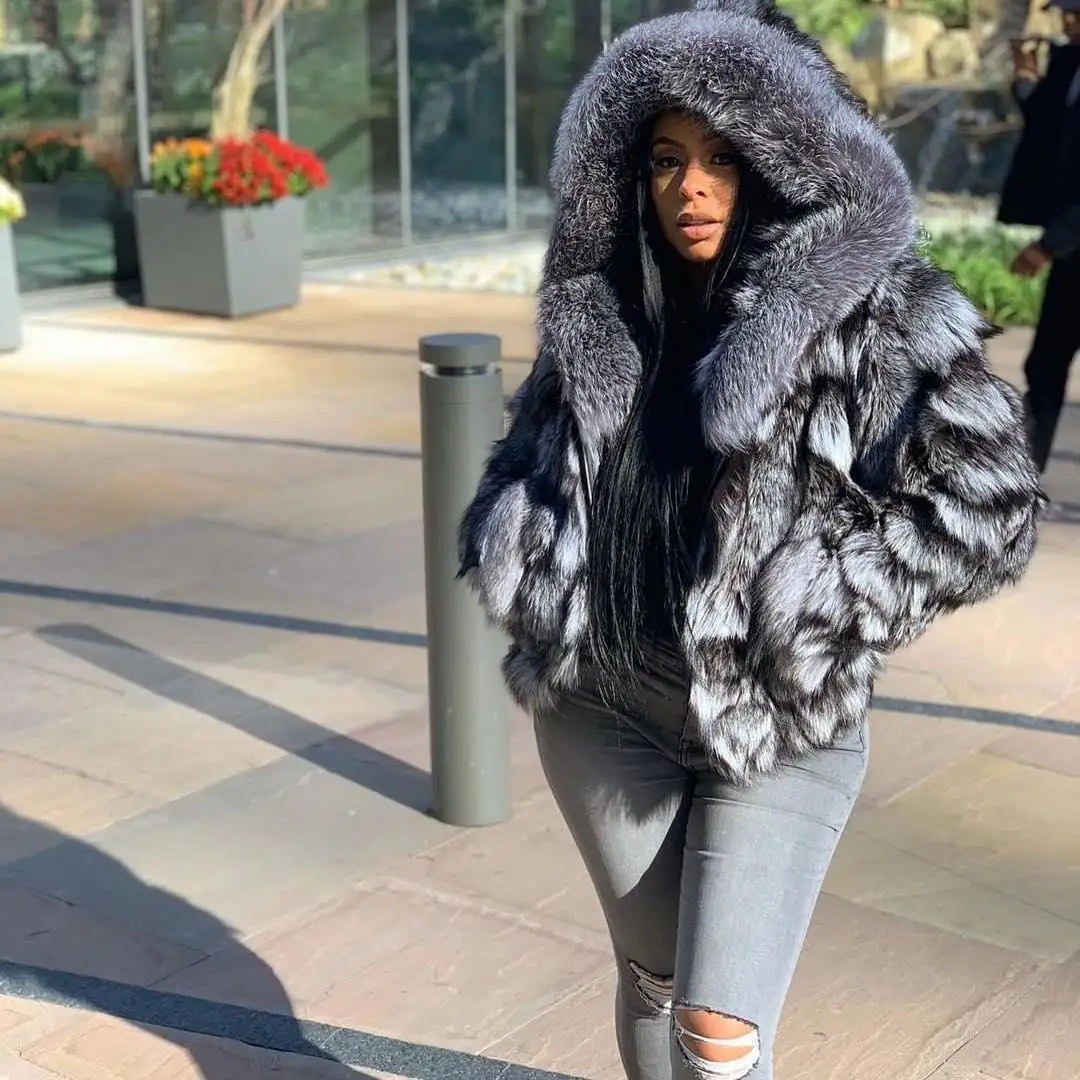 

High Quality Natural Silver Fox Fur Jacket with Hood Winter Fashion Fur Overcoats Luxury Women Genuine Silver Fox Fur Coats