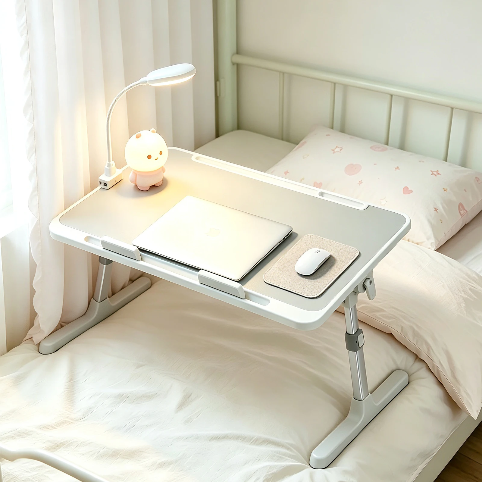 Tavolino Pieghevole Multifunzionale per Laptop da Letto, Altezza e Angolazione Regolabili, Capacità di Carico 30KG, Tavolo per Notebook per Dormitori 