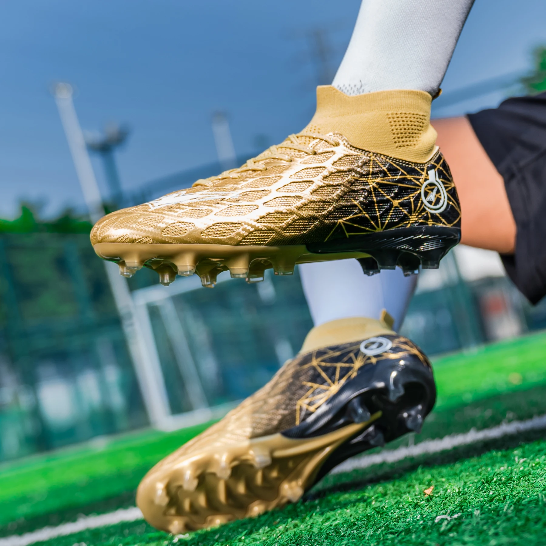 occer Cleats for Men Women High Top Football Boots Geometric Graphic Textured Upper Firm Ground Match Training Shoes 5 Colors