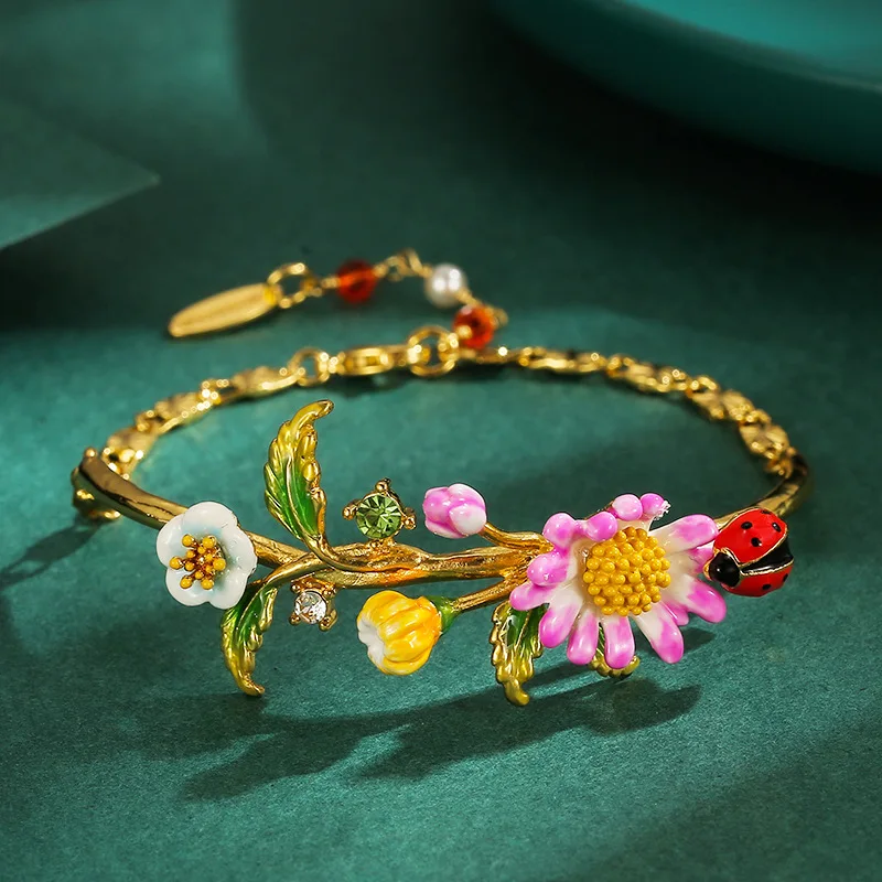 

ArLea Delicate Daisy Ladybug Bracelet 2024 New Fashion Original Flower Bracelet Hand-made Enamel Daisy Bracelet Birthday Gift