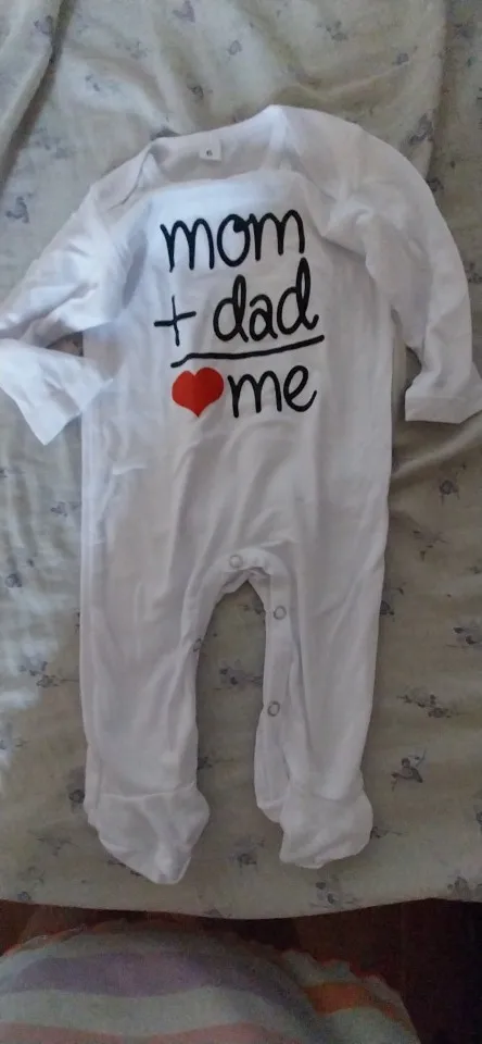 MOM+DAD=ME Print Baby Sleepsuit Long Sleeve Round Neck Infant Bodysuit Newborn Shower Gifts Boy Girl Cute Infant Sleepsuit photo review