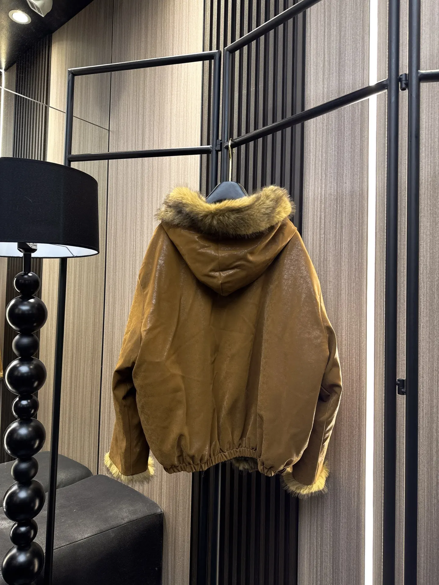 

2025 Winter New Women's Clothing Plush Warm Cardigan Jacket Protein Leather Plush Reversible Wearable Hooded Jacket