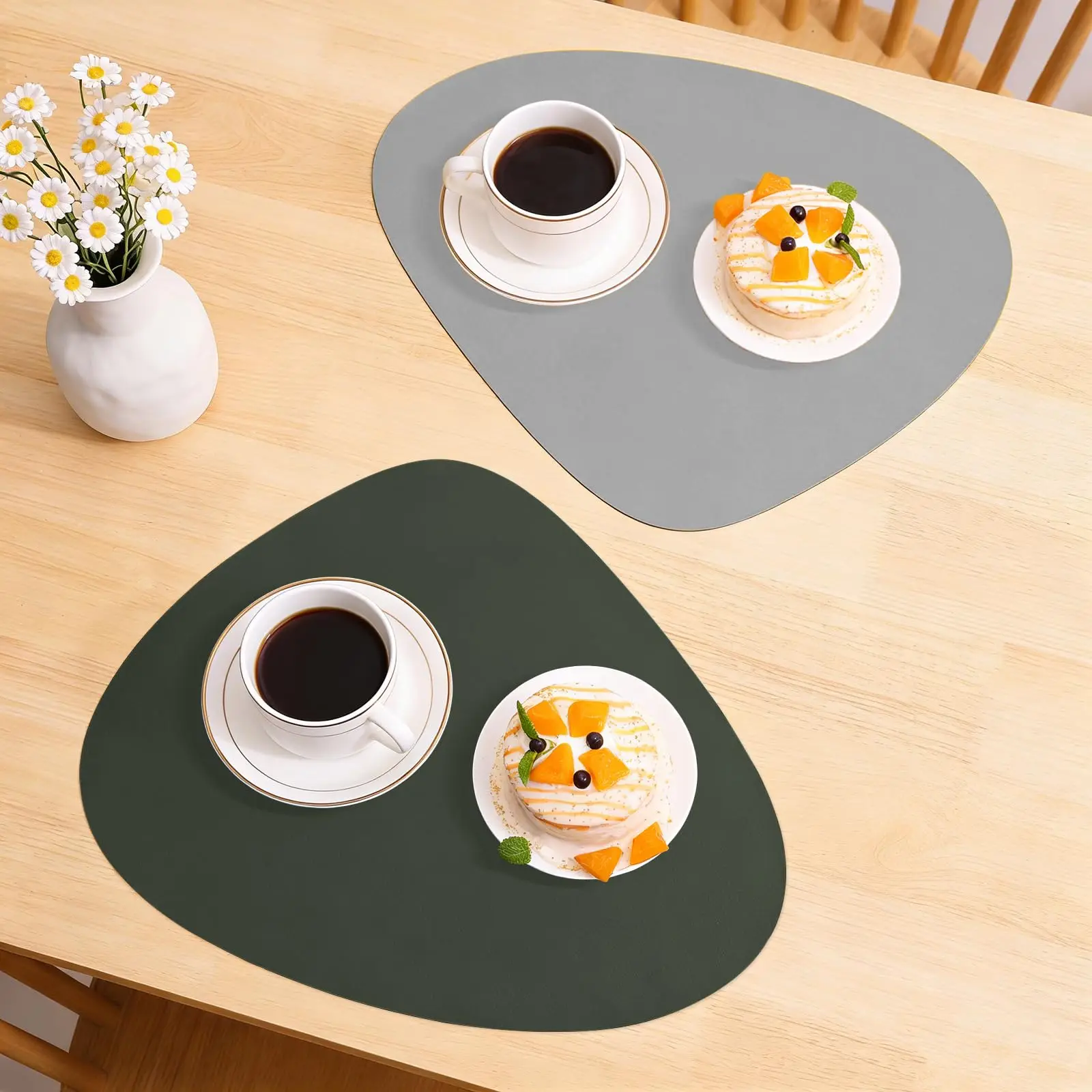 Set van 2 (een placemat en een onderzetter) PU kunstleer dikke afwasbare waterdichte placemats, wasbaar, oliebestendig, kreukvrij, keuken- en eettafelmatten, diep (donkergroen aan de voorzijde, grijs