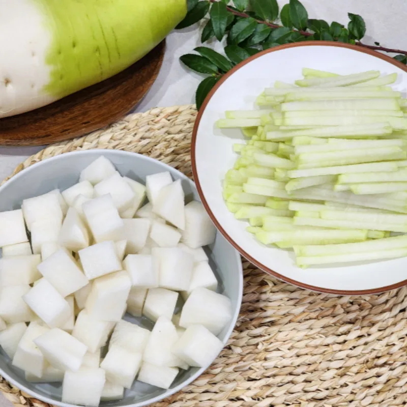 [푸디앤]  제주 화산토 햇 월동 무 10kg /  겨울에만 먹을 수 있는 아삭한 월동무