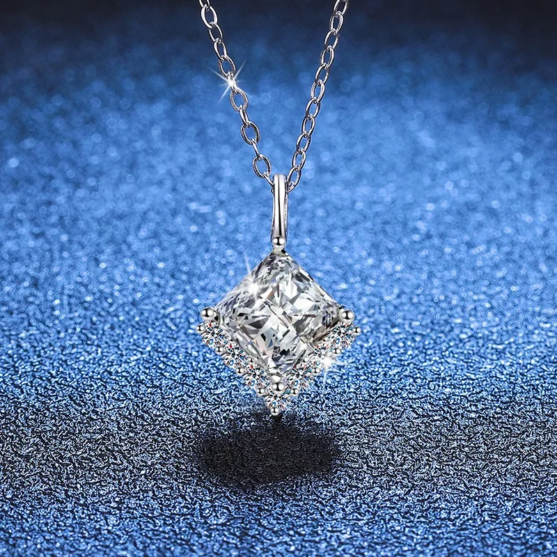 

S925 Sterling Silver Princess Cut Cubic Zirconia Pendant Necklace 2ct D Color Moissanite Unique Shape Jewelry Gift for Women