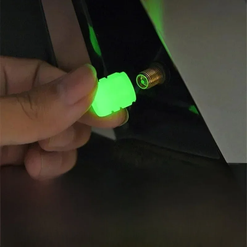 Bouchons de Valve lumineux, bouchons de Valve de pneu fluorescents de voiture, brillent dans la nuit, bouchons de roue de moto de voiture, décor de couverture de moyeu de pneu