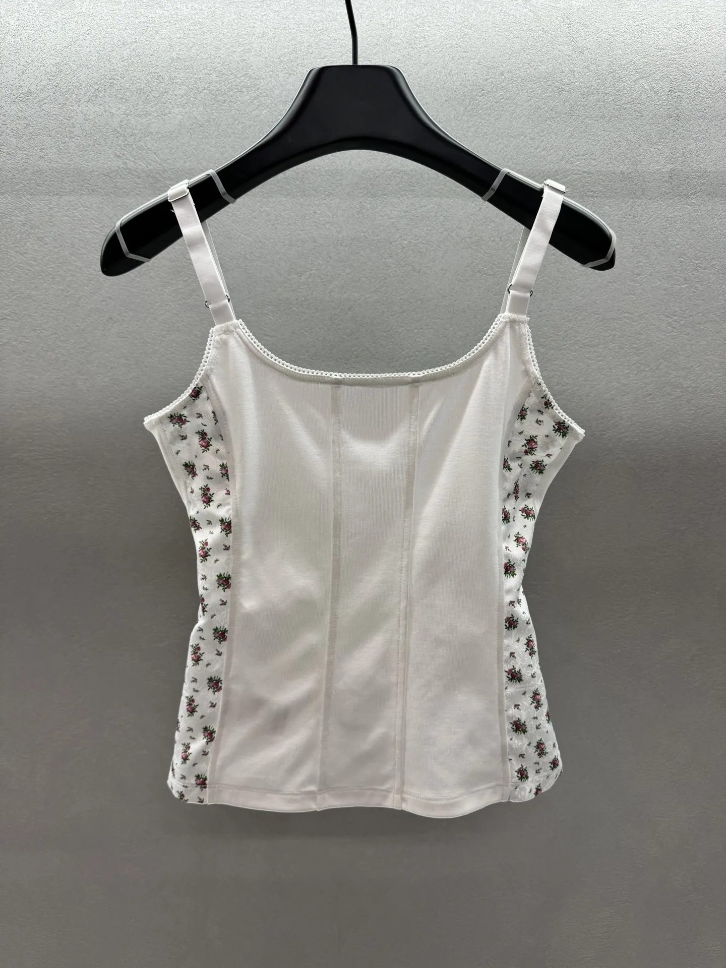 

2025 Summer Fashion Sexy New Elegant Temperament Women's Clothing Casual Floral Fishbone Camisole