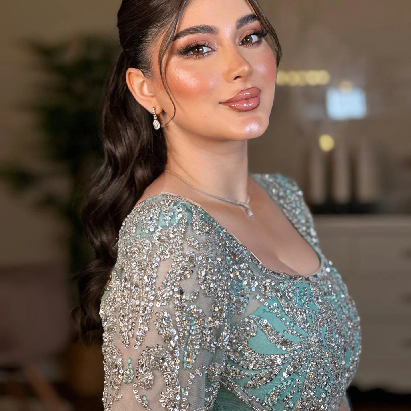 Sharon Said 2026 Luxuriöses Arabisches Türkisfarbenes Abendkleid mit Cape-Ärmeln, Quadratischem Ausschnitt, Arabian Nights Ballkleid SS469 Maßanfertigung – Detail 6