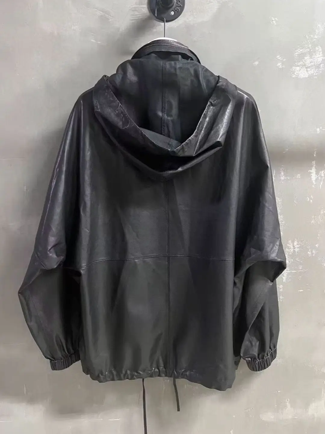 Versatile and Fashionable Hooded Leather No Lining Design Jacket
