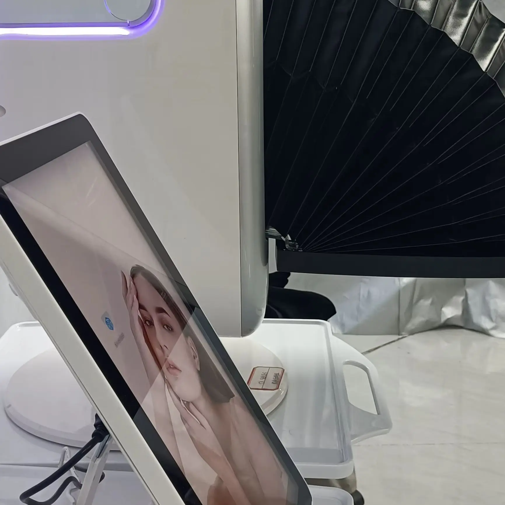 

Новинка: Умный цифровой 3D-анализатор кожи лица с ИИ для автоматической диагностики и анализа состояния кожи