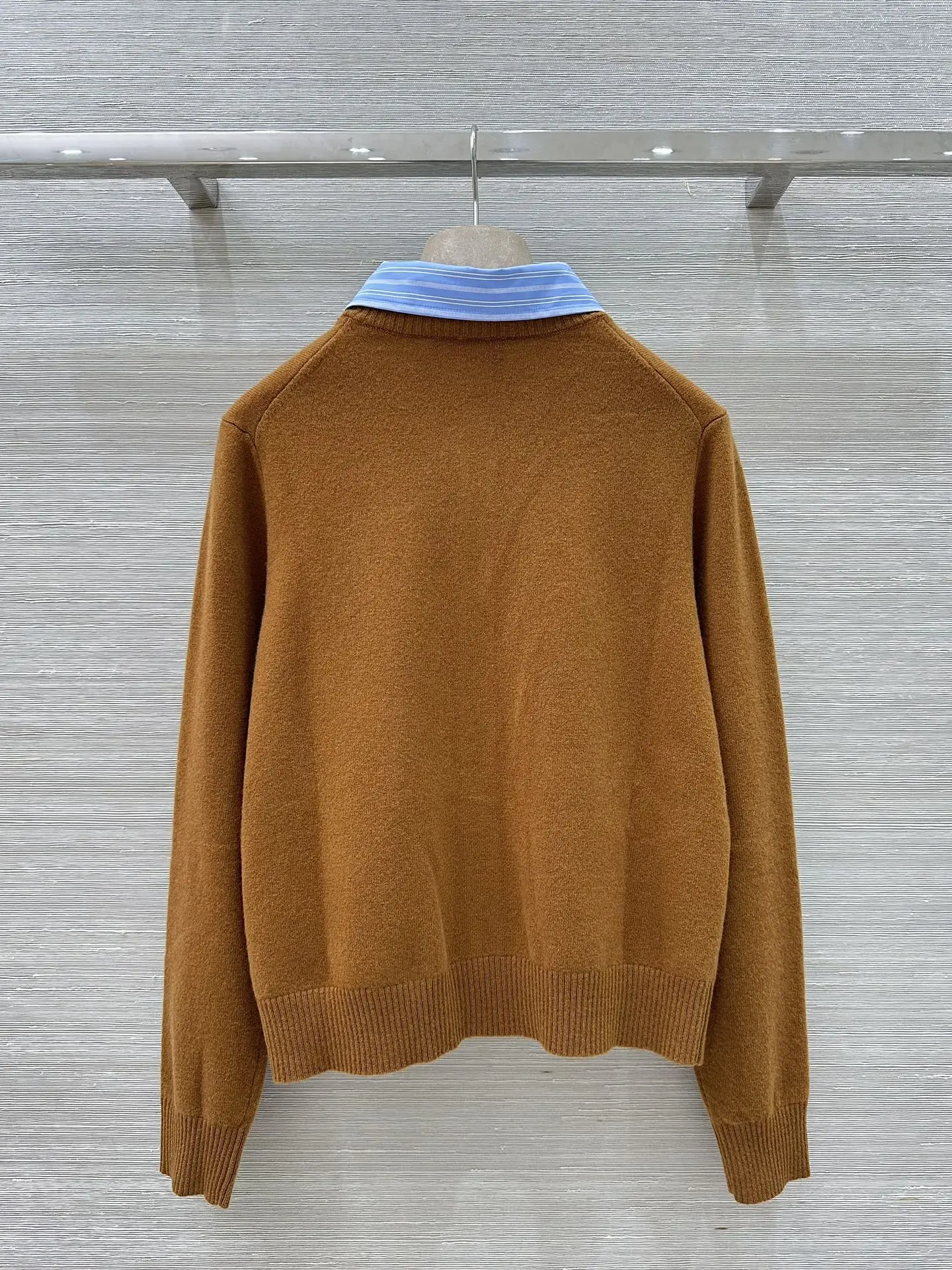 

2025 Women Knitwear Autumn New Loose Fashion Button Color Matching Polo Neck Embroidered Women Sweater
