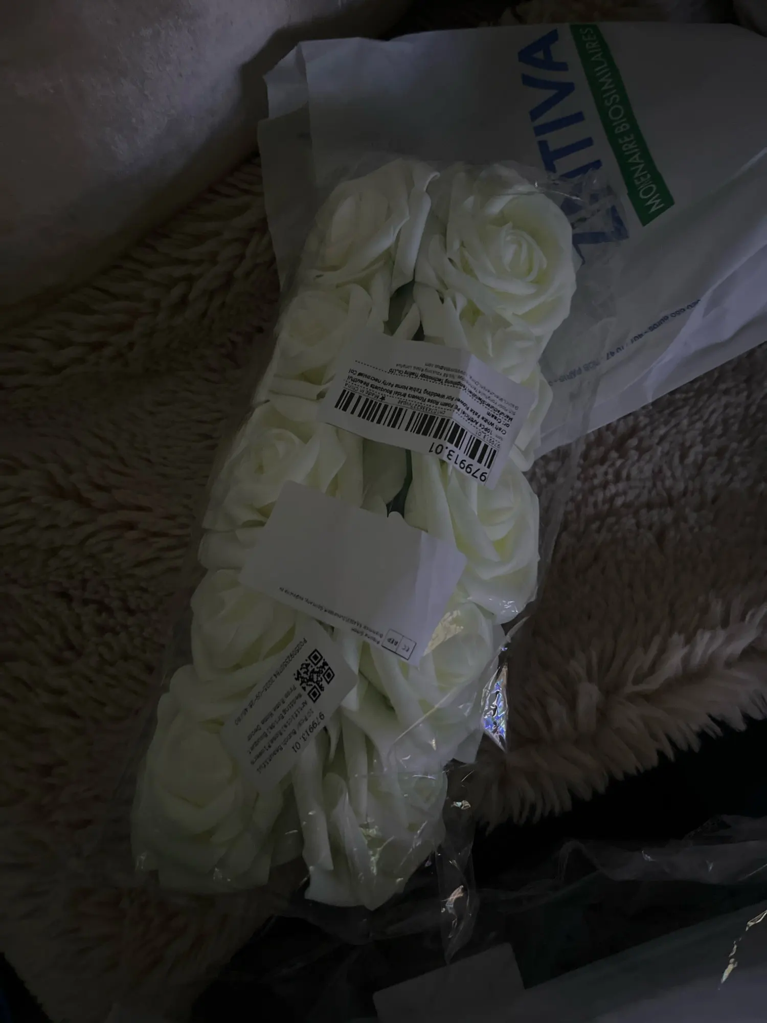 10Pcs Artificial PE Foam Rose Flowers Bridal Bouquets Beautiful Craft White Fake Flower For Wedding Table Home Party Decoration photo review
