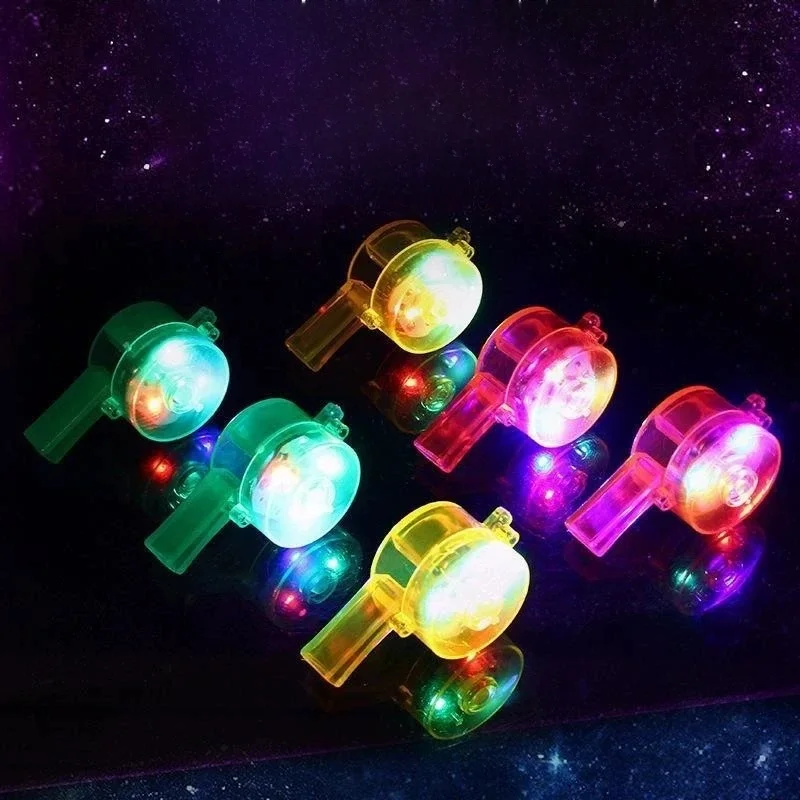 Sifflets lumineux LED, 10 à 50 pièces, jouets qui brillent dans la nuit, collier avec lanière, fournitures de fête