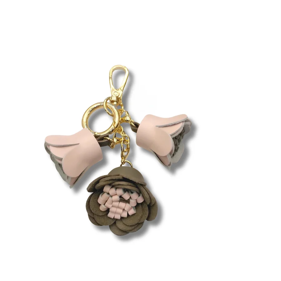 handmade-leather-flower-keychain-elegant-green-and-yellow-floral-design-for-bags-and-keys