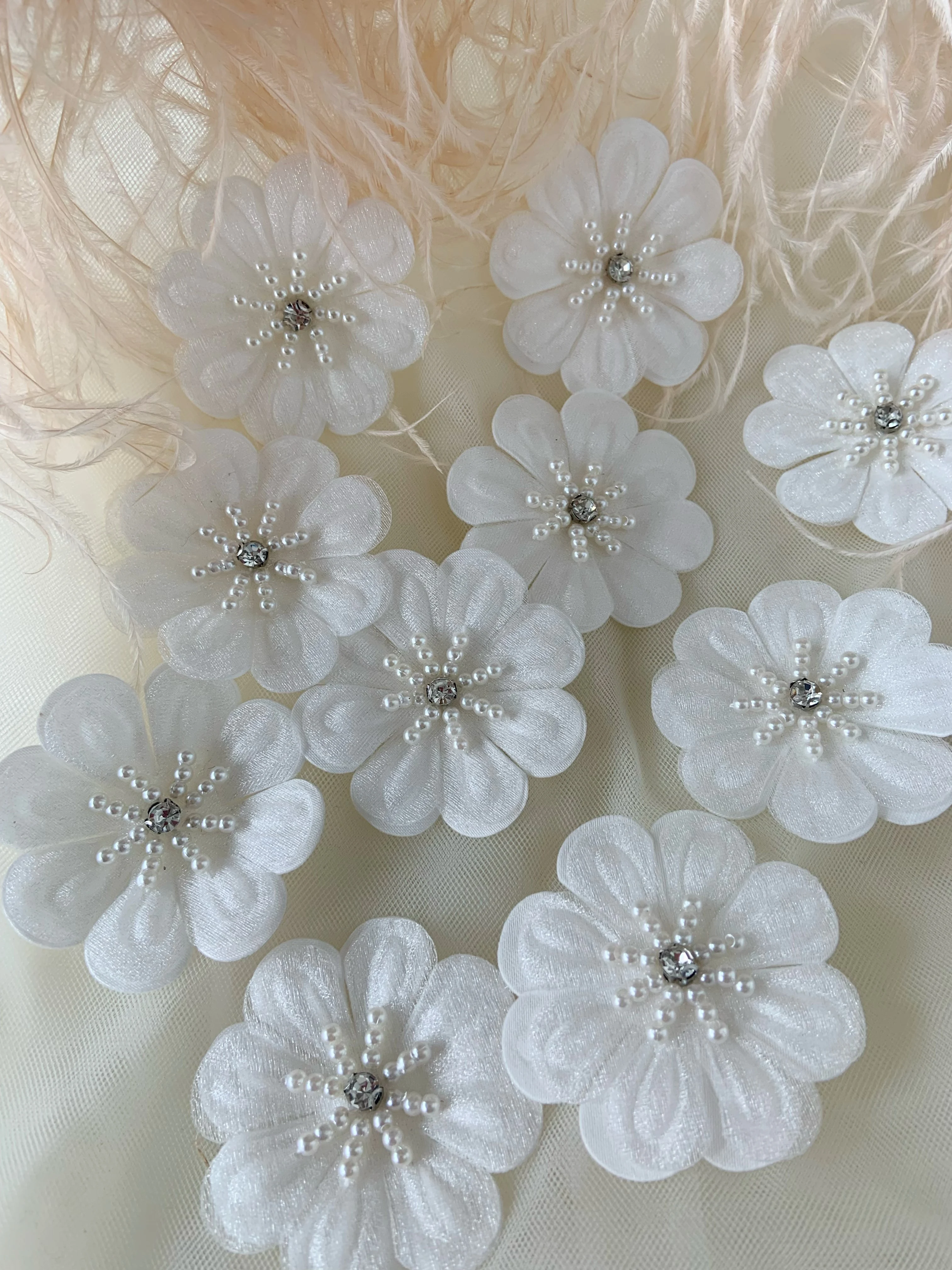 10 Pieces Off White 3d Flowers Applique Floral Patch Heavy Bead Petals With Pearls For Couture Veil Decor Bridal Appliques