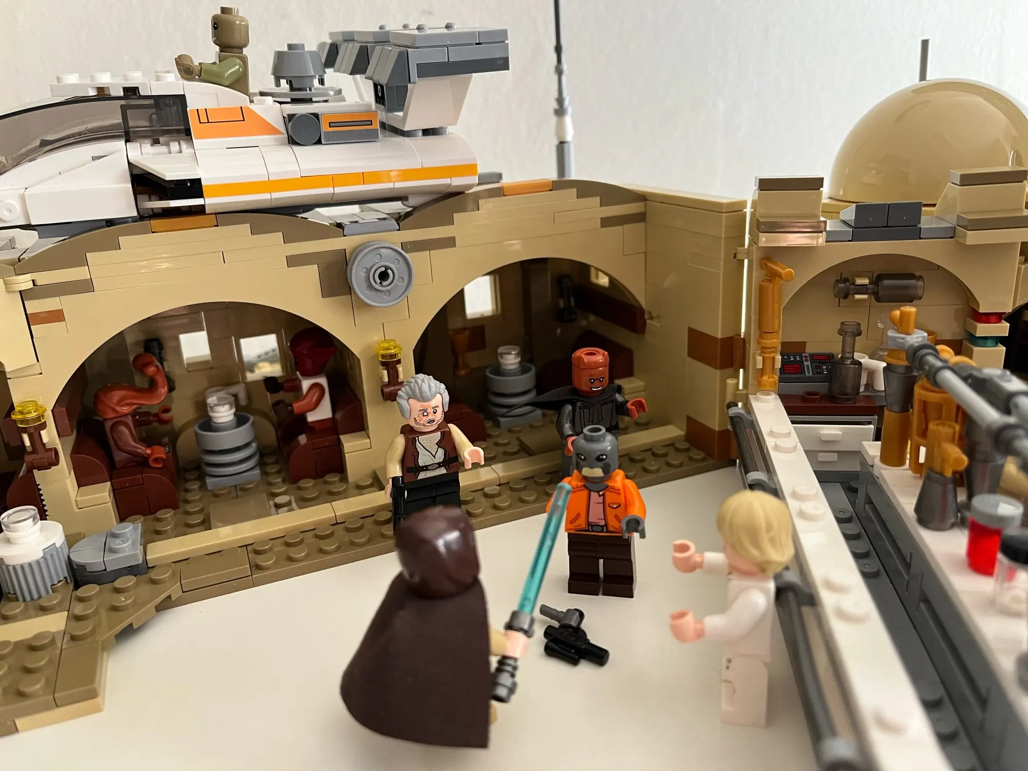 A276c39046570452cb7ba2d02e9b610747.jpg Mos Eisley Cantina Lego compatible