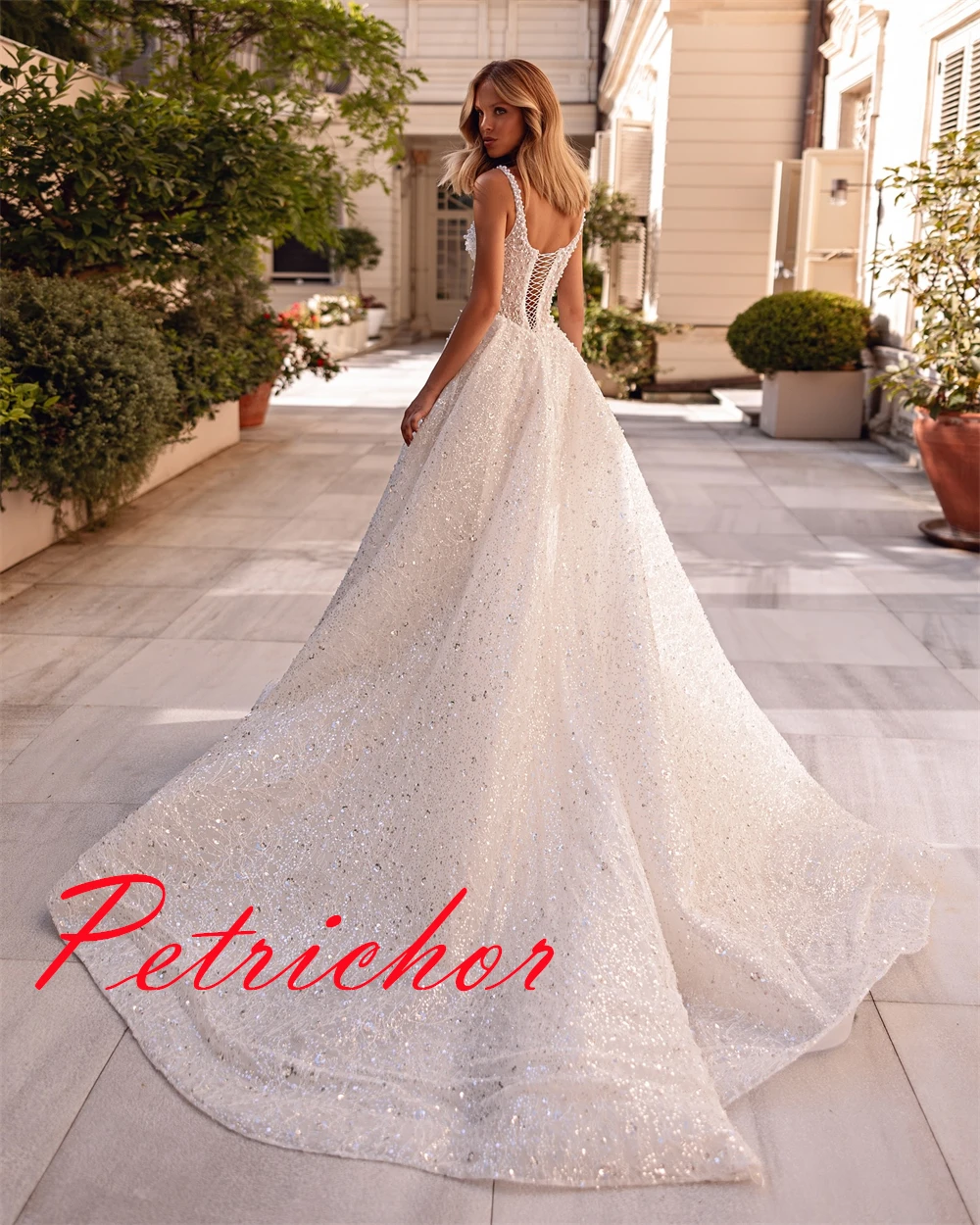 Vestido de novia de Organza blanco personalizado de alta calidad, exquisito vestido de novia sin tirantes con lentejuelas, manga casquillo, sin mangas y espalda descubierta