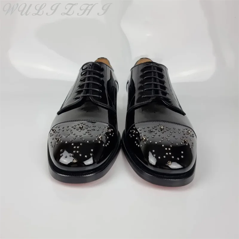 Zapatos formales de charol con tachuelas negras para hombre, zapatos Derby de negocios de lujo con cordones, cómodos, hechos a mano, Oxford, zapatos formales de boda