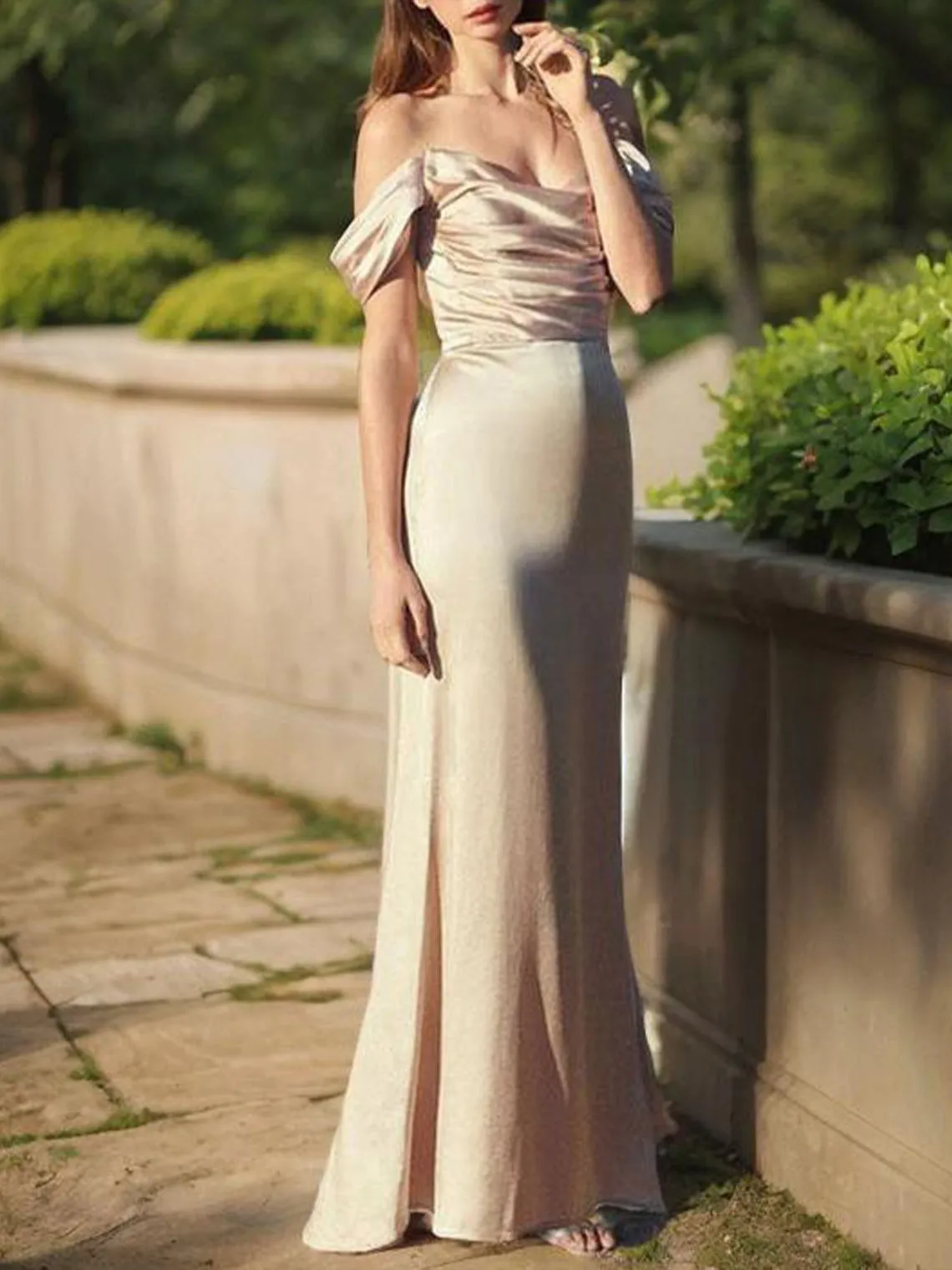 

Elegant Satin Sheath Column Off-the-Shoulder Sleeveless Floor-Length Bridesmaid Dress Dress Prom Dress 2025 free customized