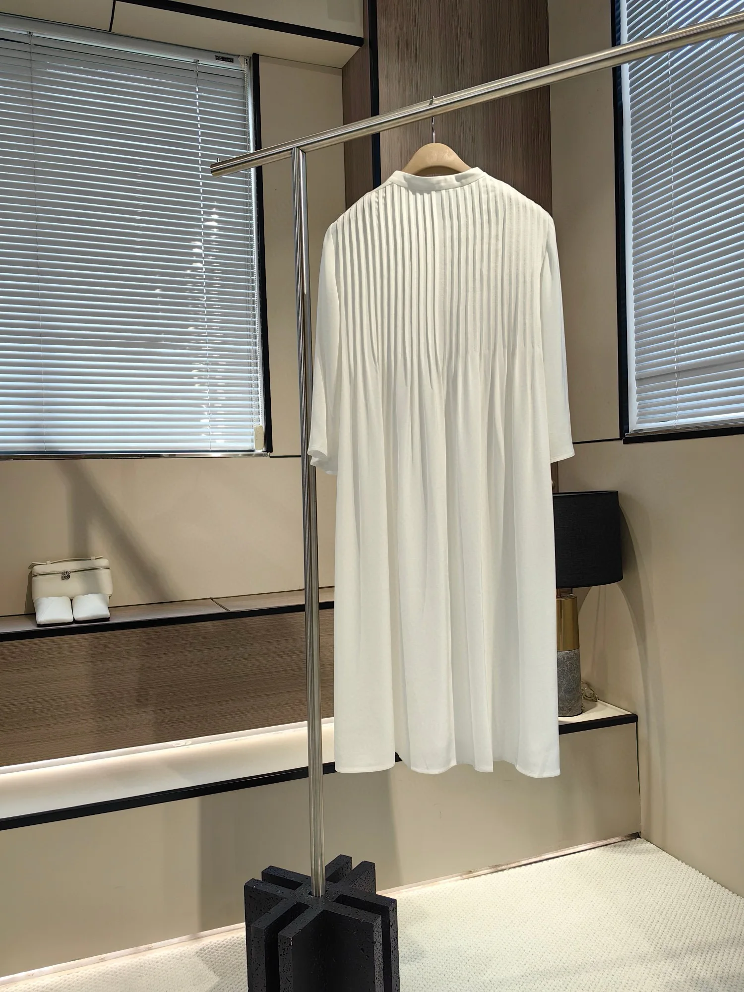 Elegant loose French style pleated back midi dress