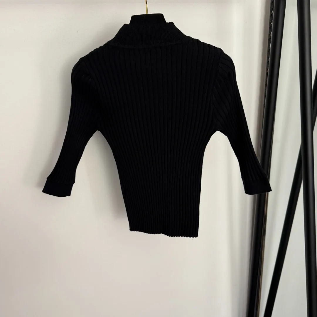 

26 Autumn/Winter New Women's Round Neck Knitted Embroidered Short Hoodie, Stylish and Slimming Sweater